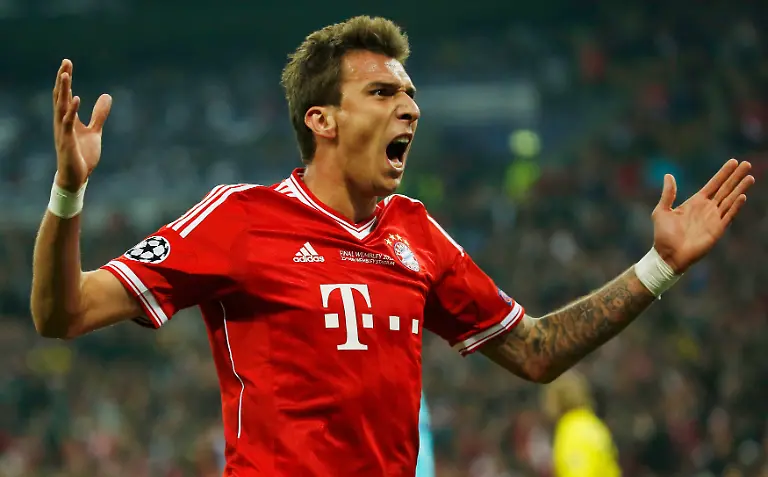 2013-05-25T202122Z-2033464033-LR2E95P1KJB3E-RTRMADP-3-SOCCER-CHAMPIONS-JPG8530298099544361685