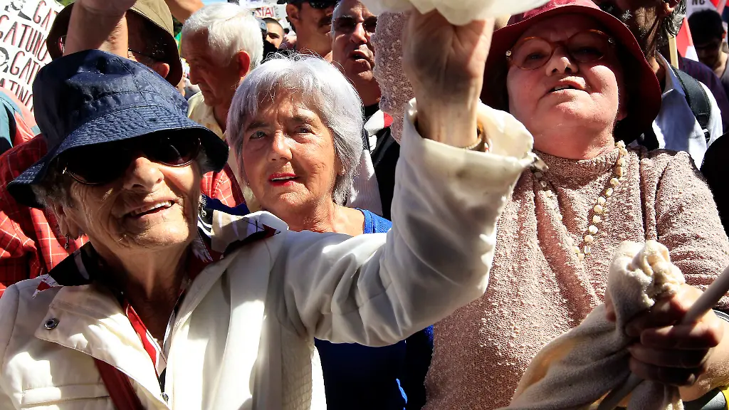 2013-05-25T173234Z-964791501-GM1E95Q048101-RTRMADP-3-PORTUGAL-JPG7231535656157934069