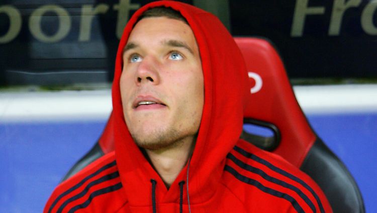 Podolski verbrachte unter Trainer Klinsmann viele Stunden auf der Bank.