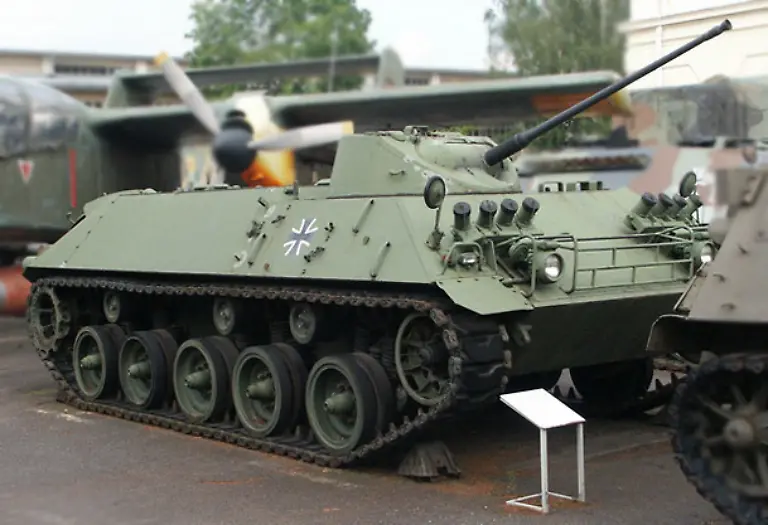 Schutzenpanzer-Lang-HS-30