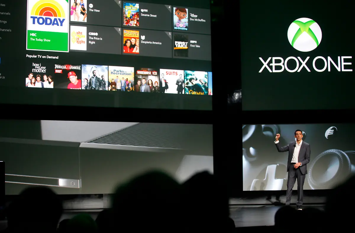 2013-05-21T172936Z-01-SEA20-RTRIDSP-3-MICROSOFT-XBOX-jpg131360030580947288