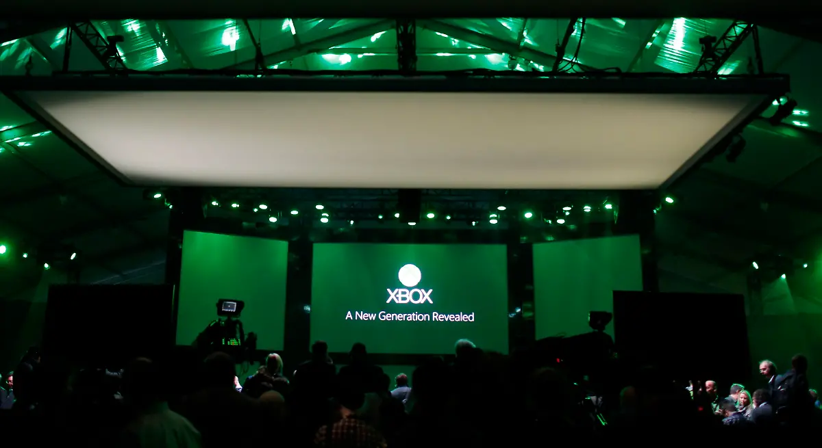 2013-05-21T165456Z-01-SEA06-RTRIDSP-3-MICROSOFT-XBOX-jpg641115328788979217