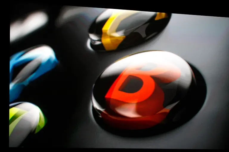 2013-05-21T182425Z-01-SEA43-RTRIDSP-3-MICROSOFT-XBOX-jpg56929240822995549