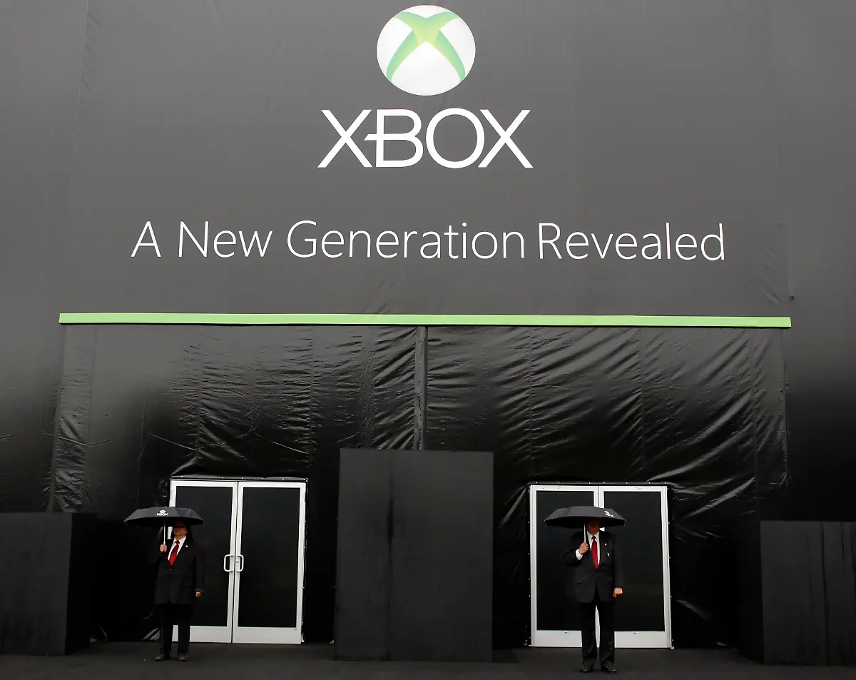 2013-05-21T162125Z-01-SEA02-RTRIDSP-3-MICROSOFT-XBOX-jpg7407745781786115872