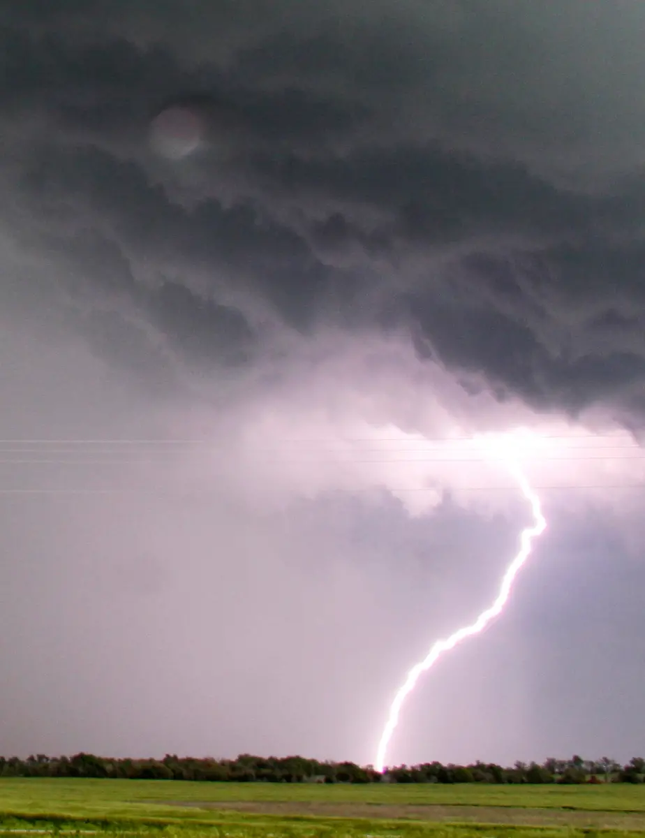 2013-05-20T083432Z-01-GRB0214-RTRIDSP-3-USA-OKLAHOMA-TORNADO-jpg4573694832467140228