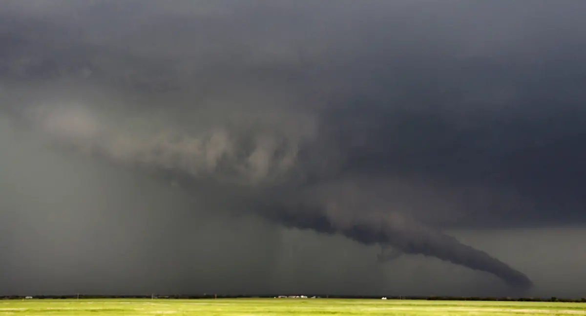 2013-05-20T081037Z-01-GRB027-RTRIDSP-3-USA-OKLAHOMA-TORNADO-jpg3954068889360052688