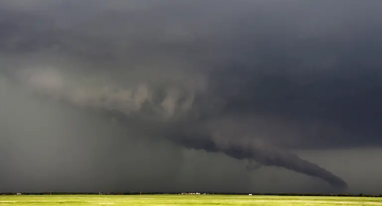 2013-05-20T081037Z-01-GRB027-RTRIDSP-3-USA-OKLAHOMA-TORNADO-jpg3954068889360052688