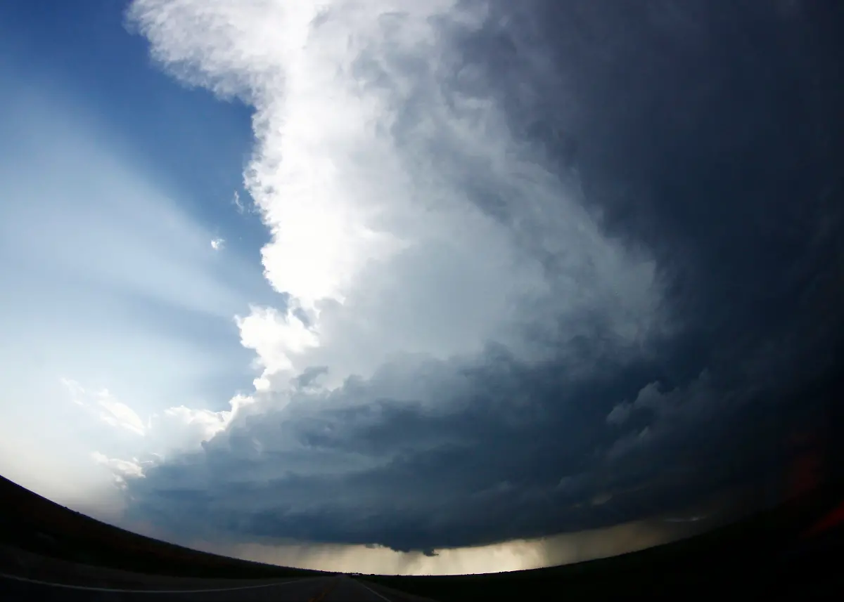 2013-05-20T083321Z-01-GRB0212-RTRIDSP-3-USA-OKLAHOMA-TORNADO-jpg239505524328922079
