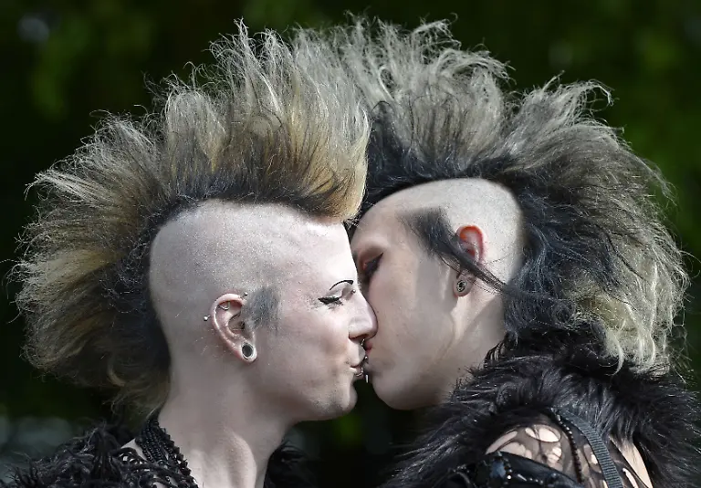 32856400E7DE0A30-jpg7367529021353461666