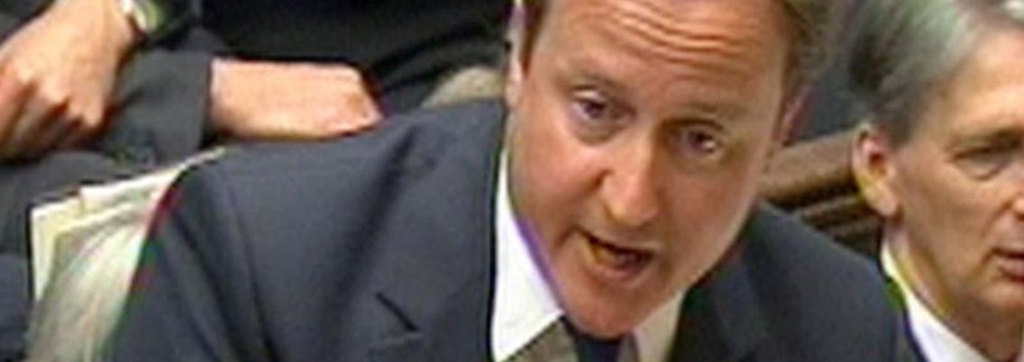 Premier Cameron schaltet sich in den Abhörskandal ein.