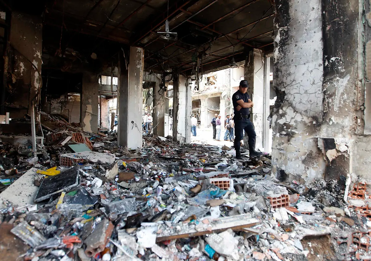 2013-05-14T131108Z-01-ANK12-RTRMDNP-3-SYRIA-TURKEY-ATTACKS-JPG9156266276548949036