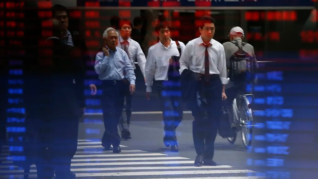 2013-05-13T035634Z-01-TOK604R-RTRMDNP-3-MARKETS-JAPAN-STOCKS-JPG434508485042258410