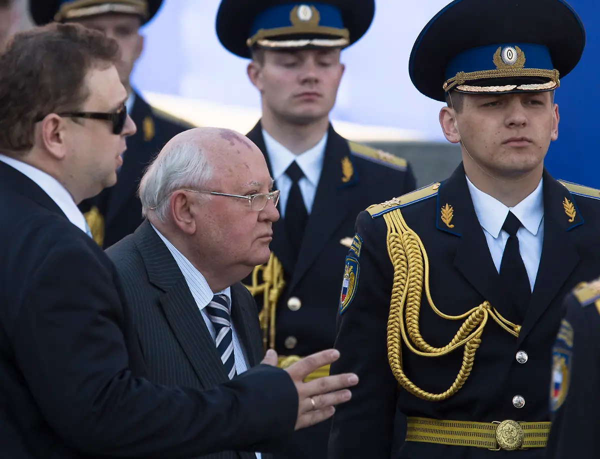 328552003C8DCE93-jpg7983143305160672333