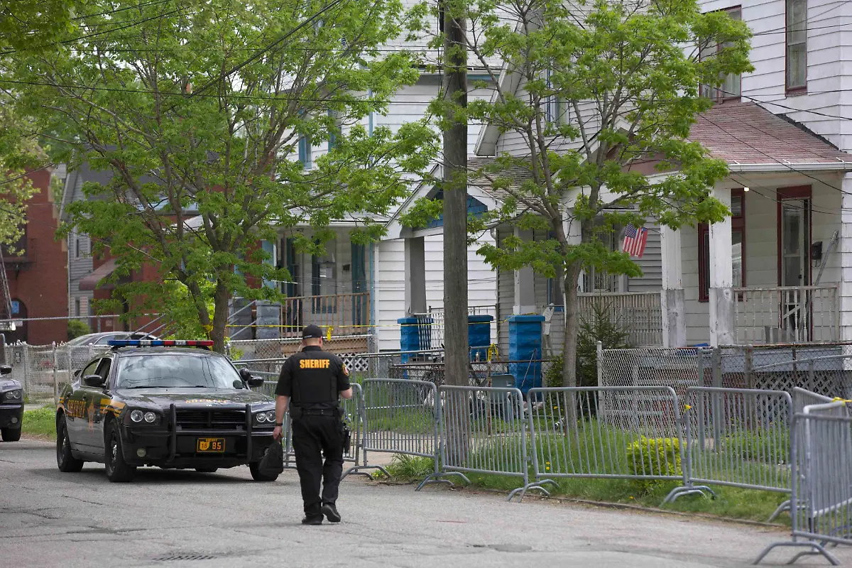 2013-05-07T183749Z-01-JRG103-RTRMDNP-3-USA-MISSING-OHIO-JPG4127164711022858291