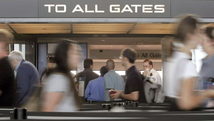 Am Dulles International Airport in Chantilly (US-Bundesstaat Virginia).