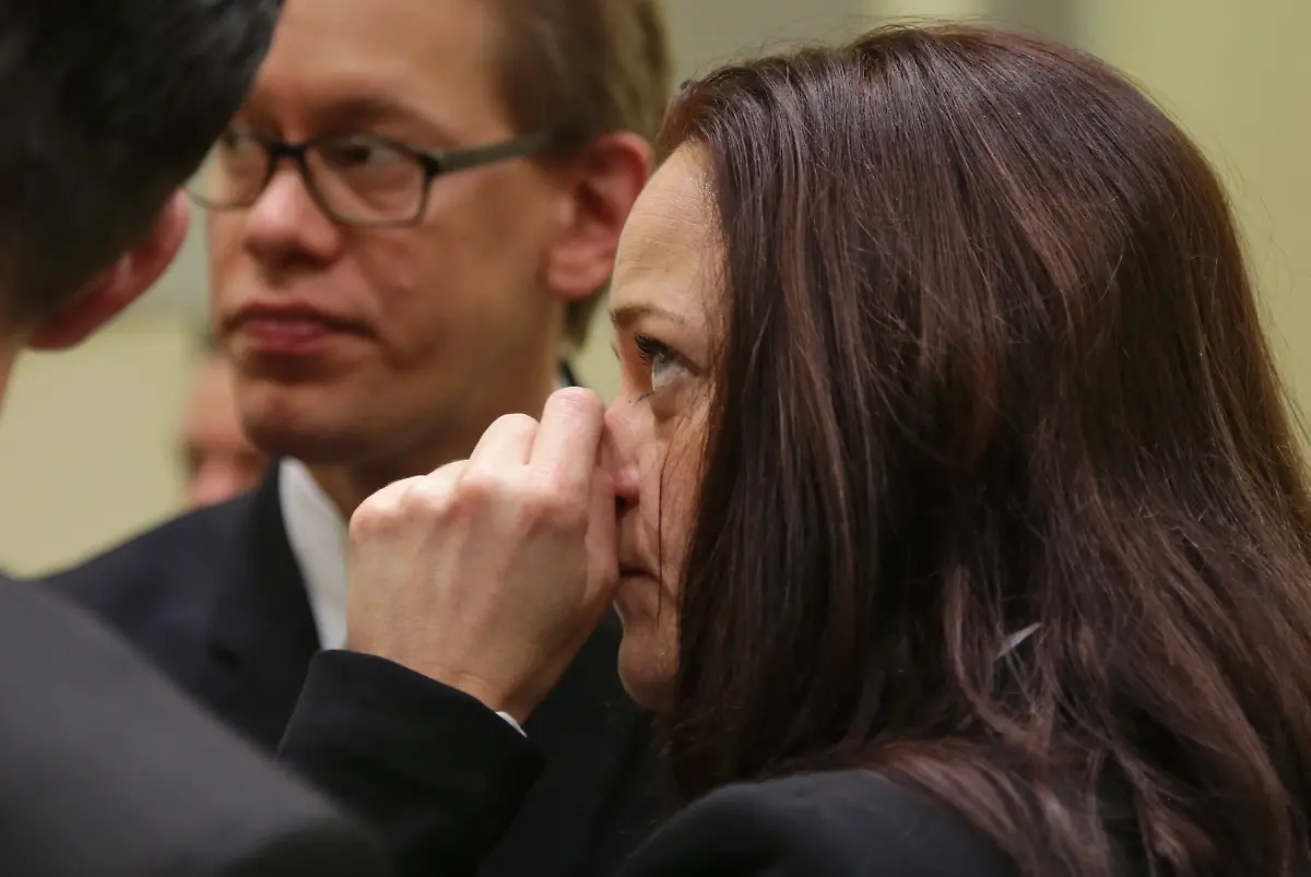 32854C0097475137-jpg4229150775622858932