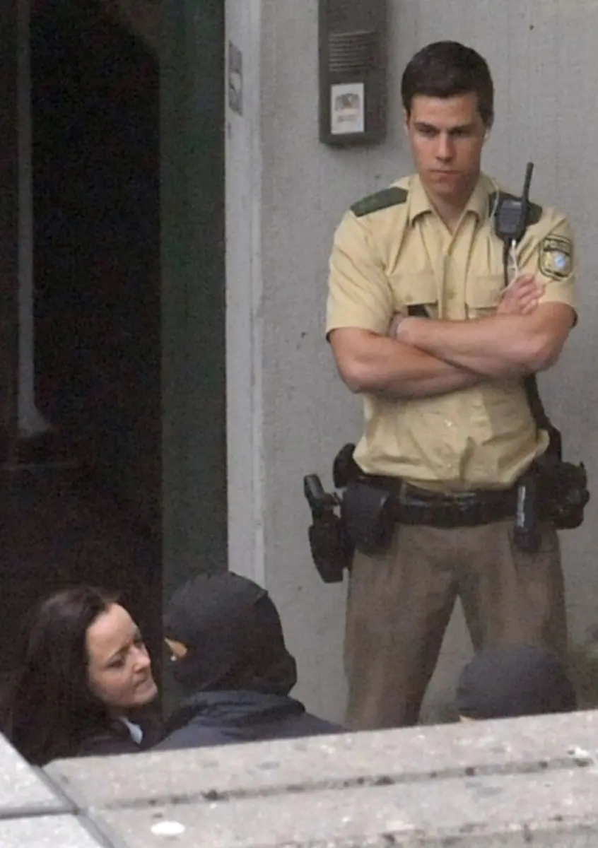 3bi94204-jpg4651970959365966072