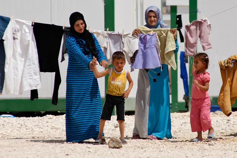 2013-04-30T144058Z-01-AMM10-RTRMDNP-3-JORDAN-SYRIA-JPG8114342552138475294