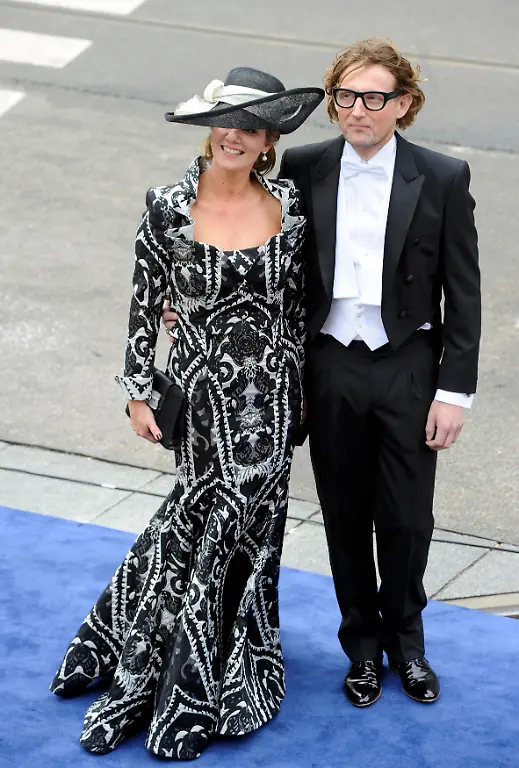 2013-04-30T132054Z-01-RSS61-RTRMDNP-3-DUTCH-MONARCHY-JPG2854836040845501195