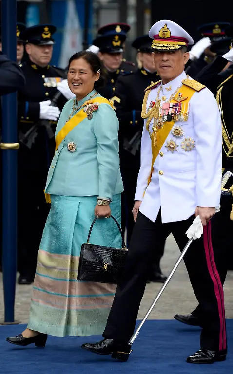 2013-04-30T134259Z-01-RSS70-RTRMDNP-3-DUTCH-MONARCHY-JPG8219402293856789605