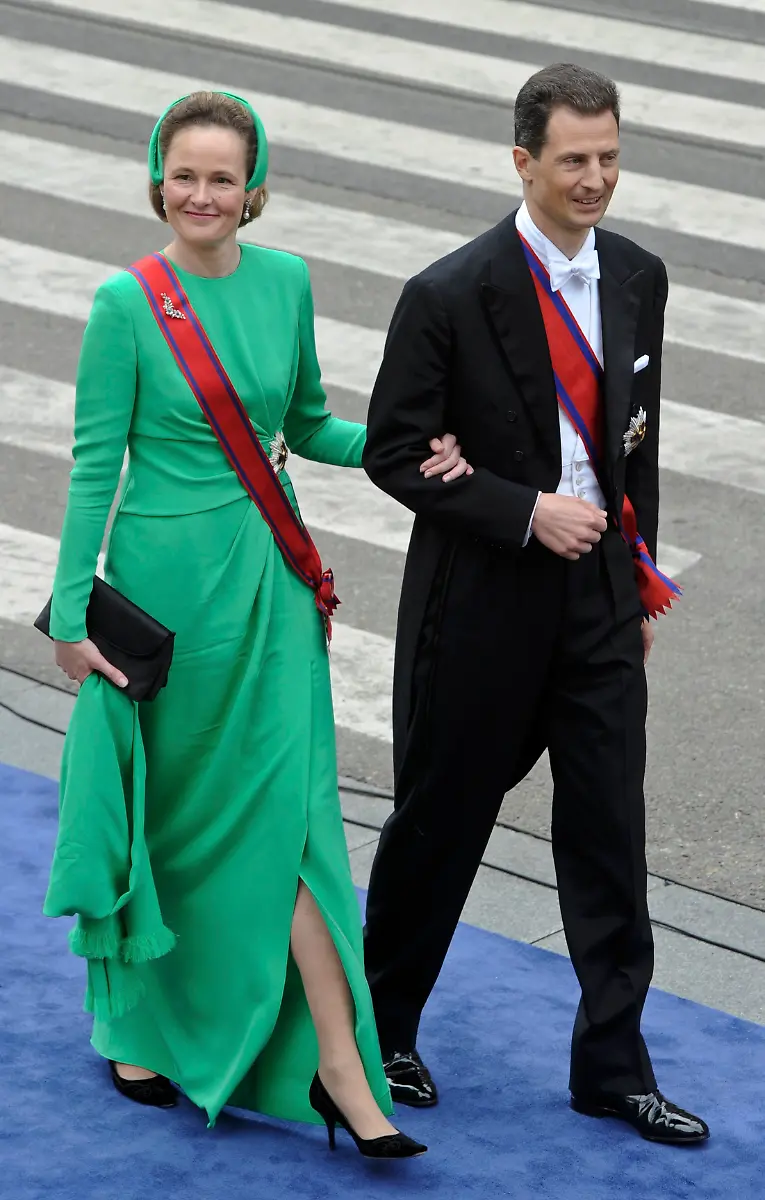 2013-04-30T134555Z-01-KAR47-RTRMDNP-3-DUTCH-MONARCHY-JPG6232986827554615262