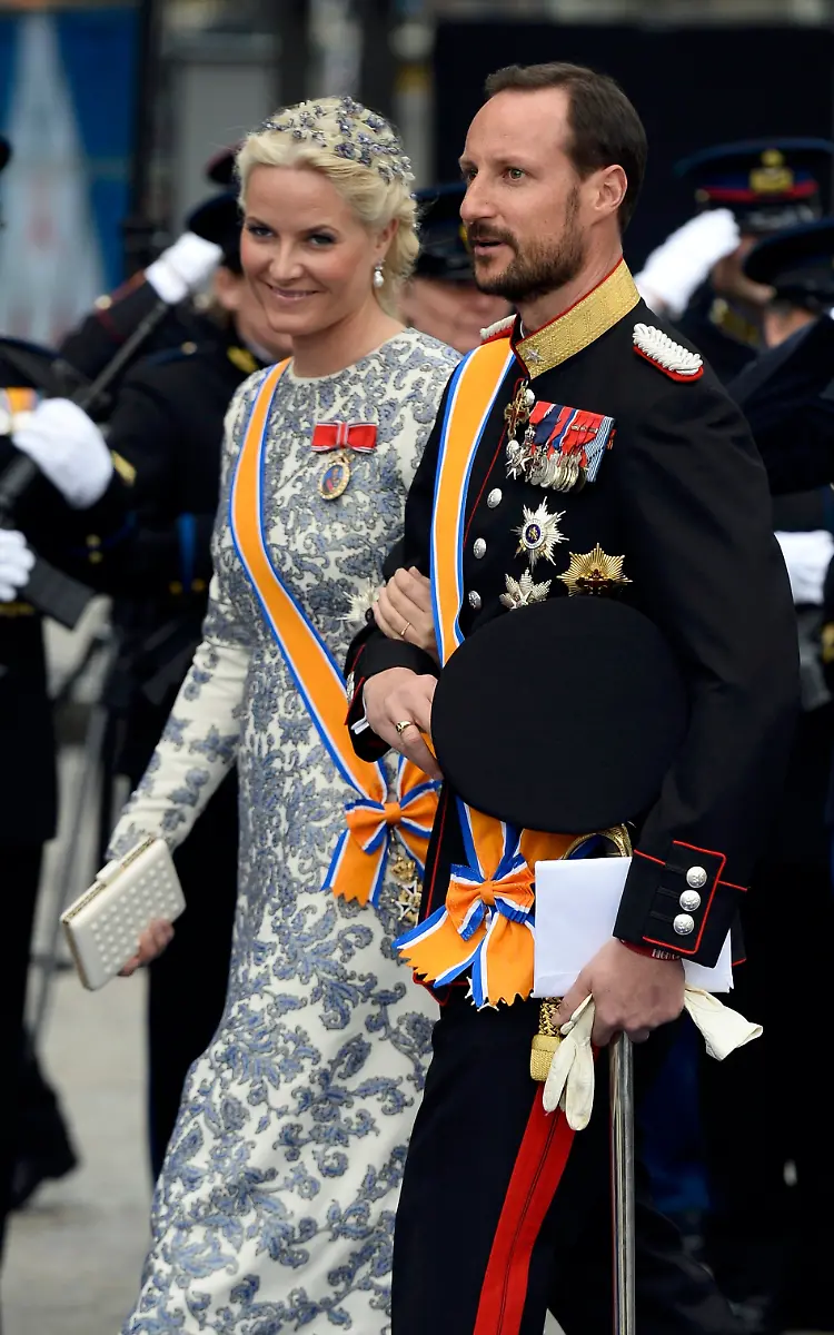 2013-04-30T134823Z-01-RSS76-RTRMDNP-3-DUTCH-MONARCHY-JPG380666536678352414