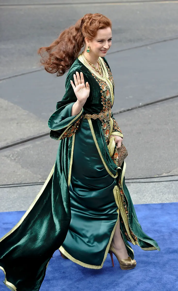 2013-04-30T142653Z-01-KAR59-RTRMDNP-3-DUTCH-MONARCHY-JPG6246369944211724051