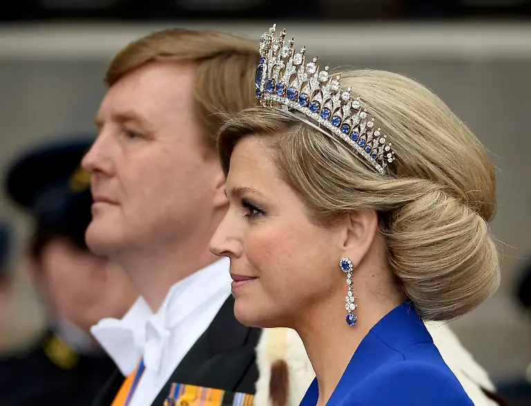 2013-04-30T134952Z-01-RSS78-RTRMDNP-3-DUTCH-MONARCHY-JPG6350621758303087576