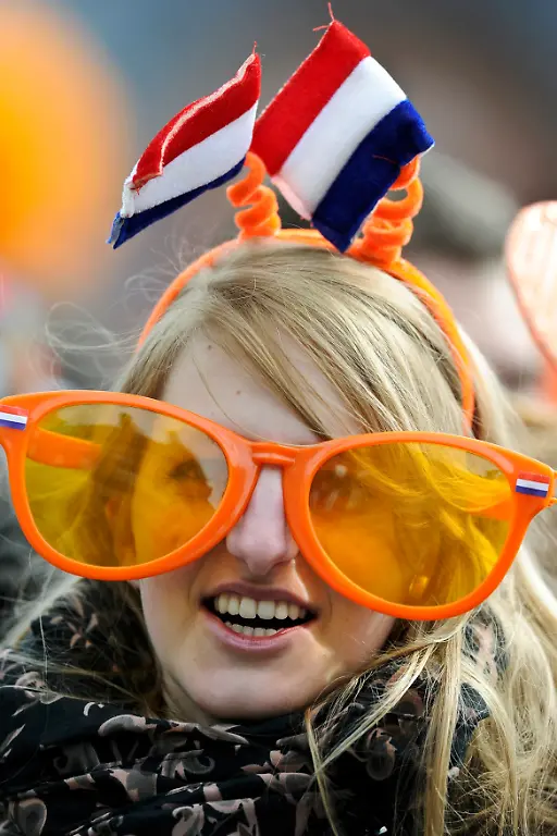 2013-04-30T080725Z-01-KAR04-RTRMDNP-3-DUTCH-MONARCHY-JPG8401625318985148635