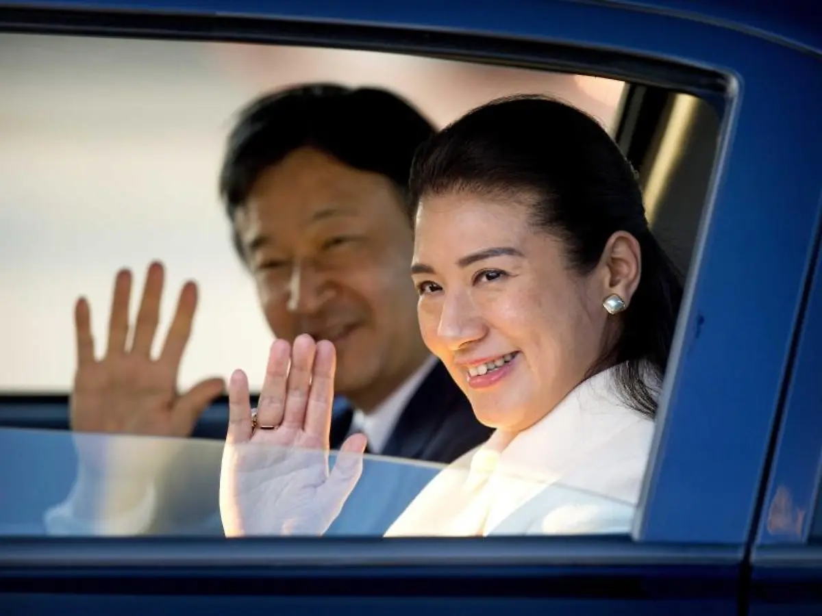 Japans-Kronprinzessin-Princess-Masako-und-Kronprinz-Naruhito-zu-BEsuch-in-Amsterdam