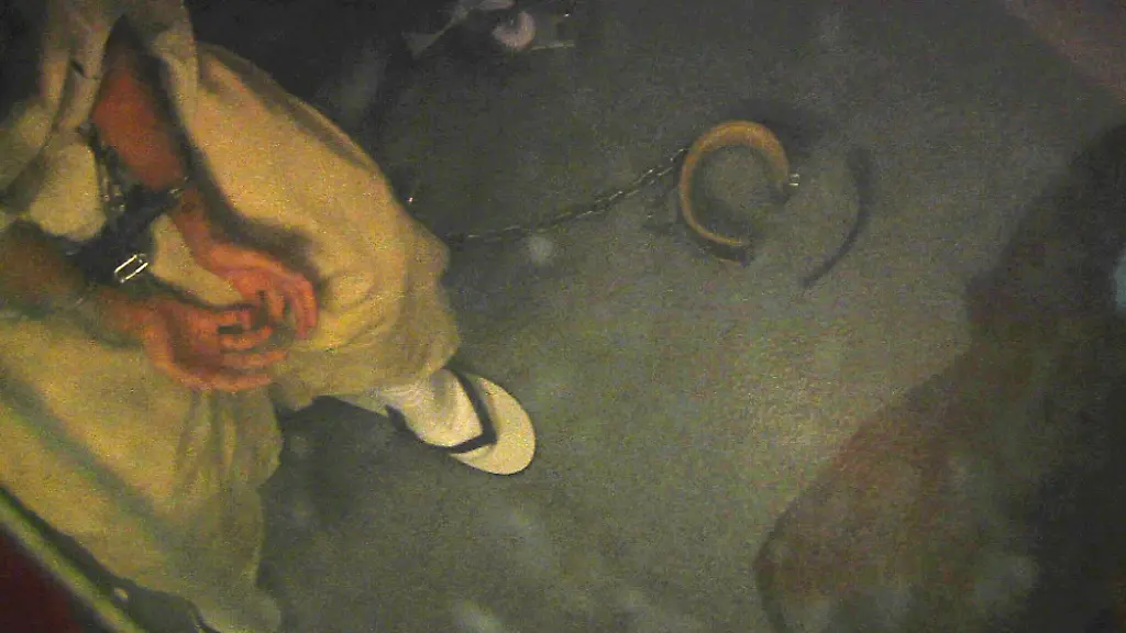 32852600AD9CB80D-jpg1874463896817949143