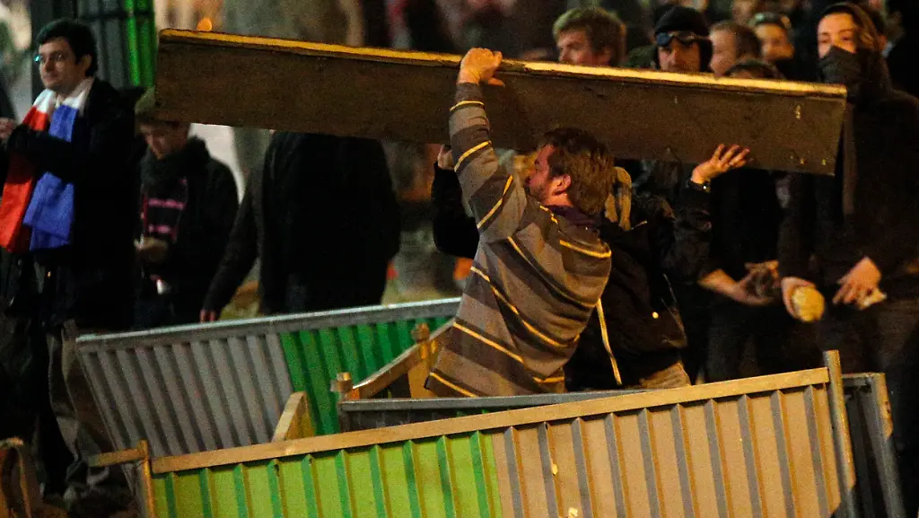 32853000BD7A6C63-jpg8513650617497937198