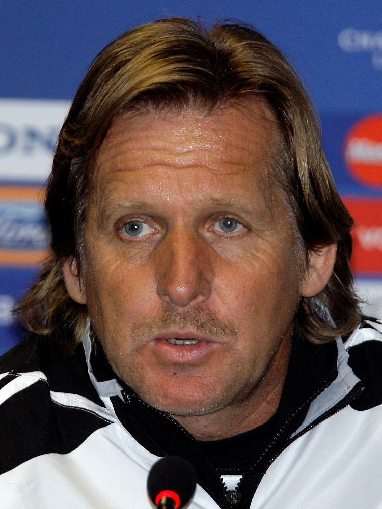 Bernd Schuster ist seit seinem vorzeitig gescheiterten Engagement bei Real Madrid auf dem Trainermarkt.