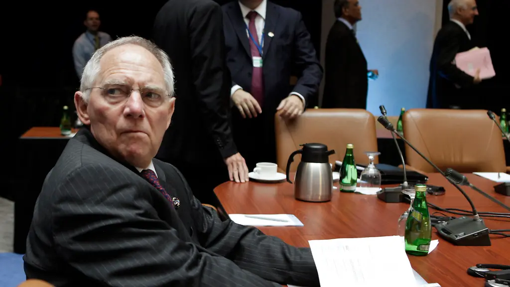 2013-04-19T142243Z-01-WASG20-RTRMDNP-3-IMF-WORLD-BANK-JPG3790588305669425680