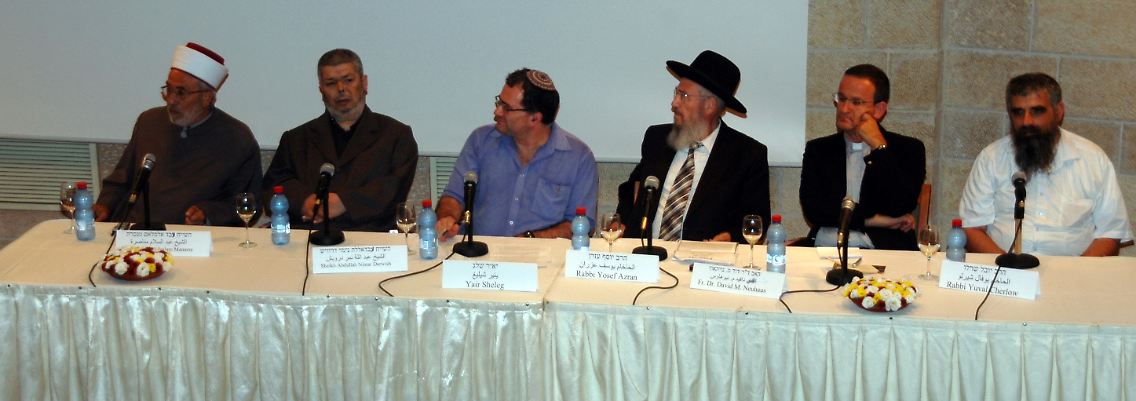 Vor der Vorstellung des Gemäldes diskutierten zwei muslimische Scheichs, zwei Rabbiner und ein katholischer Jesuiten-Priester über den Gott.