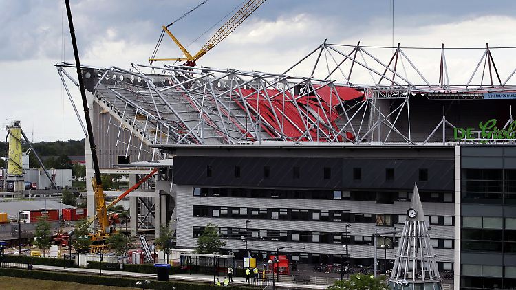 Das Unglück ereignete sich bei den Bauarbeiten am Stadion De Grolsch Veste.