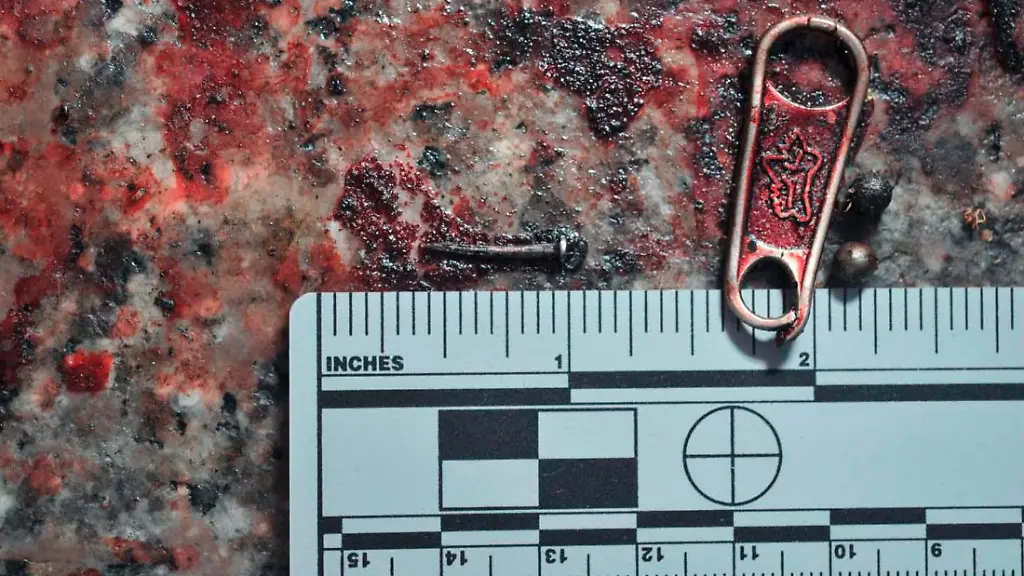 2013-04-17T032113Z-01-TOR444-RTRMDNP-3-USA-EXPLOSIONS-BOSTON-JPG3812373315209194103