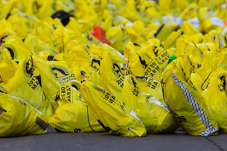 2013-04-16T170526Z-01-SHN614-RTRMDNP-3-USA-EXPLOSIONS-BOSTON-JPG8663704080599763084