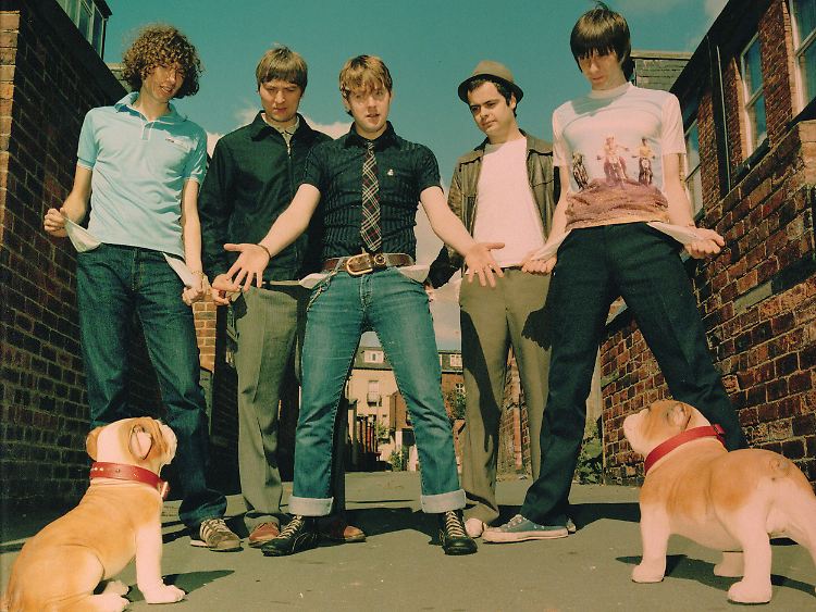 Lang ist's her: So sahen die Kaiser Chiefs zu Beginn ihrer Karriere aus.