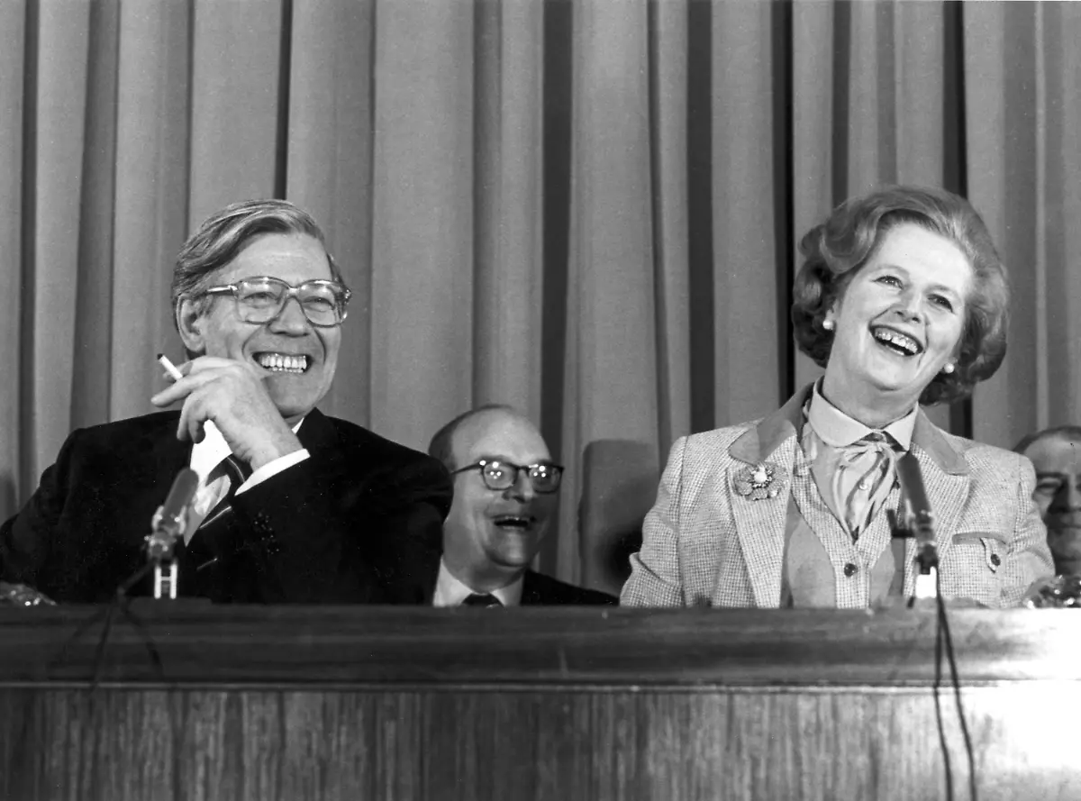 3az22452-jpg6775117572348425065