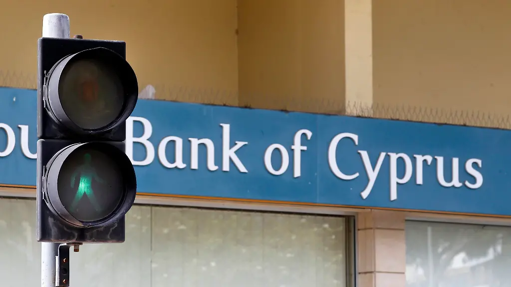 2013-03-28T140644Z-01-BCR18-RTRMDNP-3-EUROZONE-CYPRUS-JPG1727167546688613643