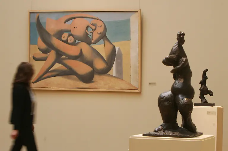 Anlehnung-an-Surrealismus