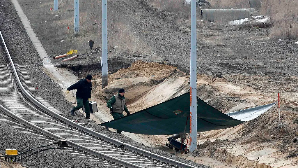 2013-04-03T104148Z-01-AA04-RTRMDNP-3-GERMANY-JPG7664444966344764792