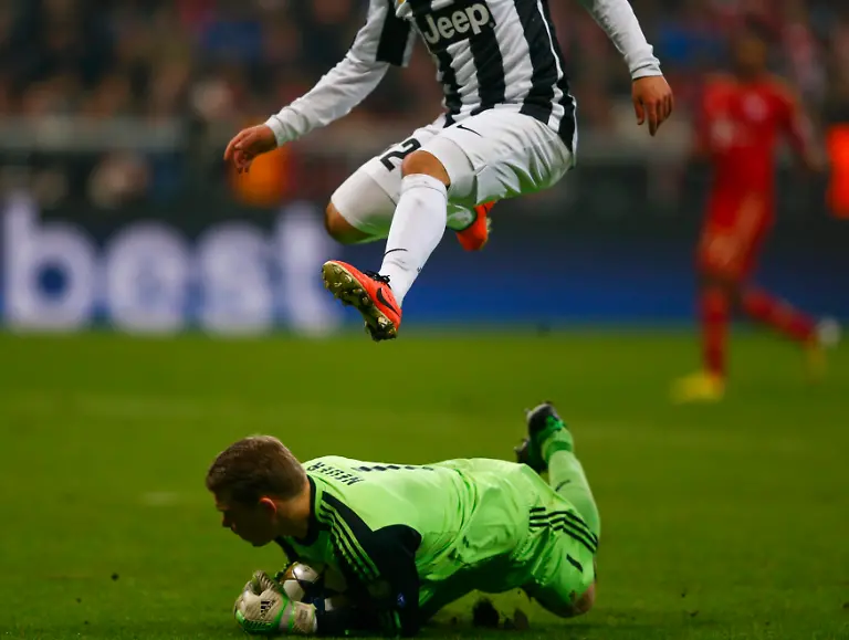 2013-04-02T203956Z-01-CVI156-RTRMDNP-3-SOCCER-CHAMPIONS-JPG6348809726999032582