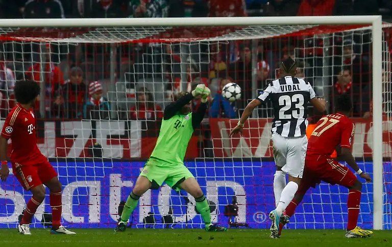 2013-04-02T203517Z-01-CVI152-RTRMDNP-3-SOCCER-CHAMPIONS-JPG7309572419613850810