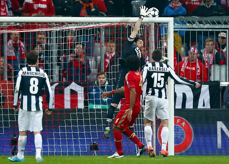 2013-04-02T193246Z-01-CVI123-RTRMDNP-3-SOCCER-CHAMPIONS-JPG6371834258954061256