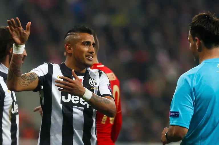 2013-04-02T203249Z-01-CVI150-RTRMDNP-3-SOCCER-CHAMPIONS-JPG6697768930721453570