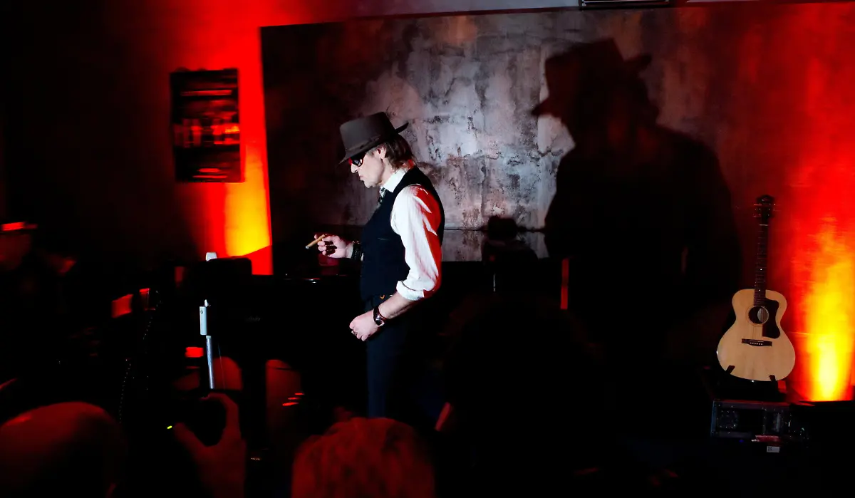 3aqm0640-jpg4076759539976222718