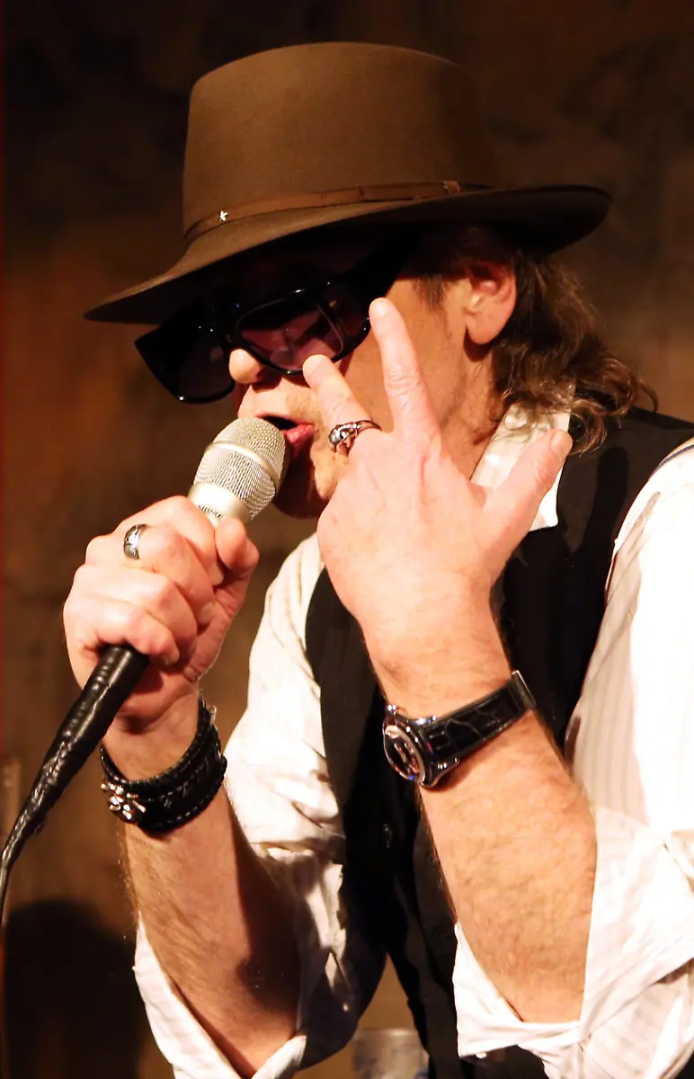 3aqm0730-jpg7709970990721792298