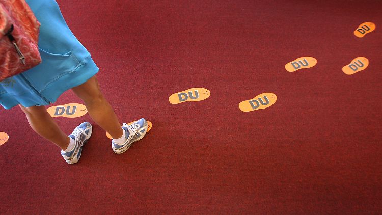 Durch Duzen am Arbeitsplatz wächst nicht automatisch Vertrauen.